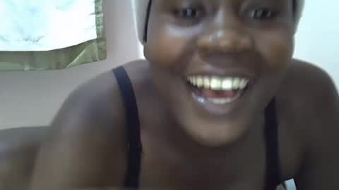 Snapshot of queen_sly chatting on 10-17-25, 09:28 queen_sly online show from 10-17-25, 09:28