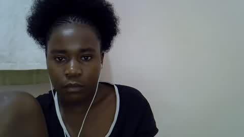 Snapshot of queen_sly chatting on 10-19-25, 10:21 queen_sly online show from 10-19-25, 10:21
