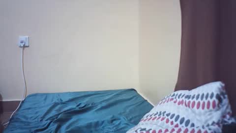 Snapshot of queen_winter chatting on 03-06-26, 06:48 Winter online show from 03-06-26, 06:48