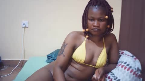 Snapshot of queen_winter chatting on 03-12-26, 04:51 Winter online show from 03-12-26, 04:51