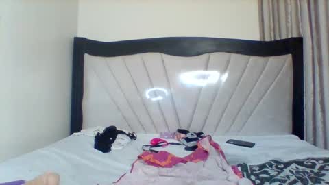 Snapshot of queen_wow2 chatting on 02-12-26, 01:55 queen online show from 02-12-26, 01:55