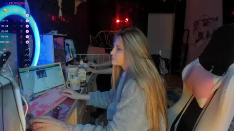 Kim online show from 05-25-26, 02:39