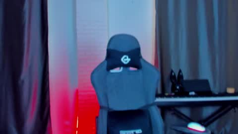 Snapshot of queenaliss chatting on 02-07-25, 08:44 Your world and the universe Aliss online show from 02-07-25, 08:44