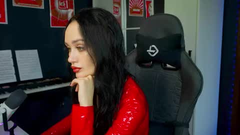 Snapshot of queenaliss chatting on 09-18-25, 03:52 Your world and the universe Aliss online show from 09-18-25, 03:52