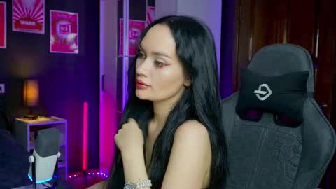 Snapshot of queenaliss chatting on 10-26-25, 11:16 Your world and the universe Aliss online show from 10-26-25, 11:16