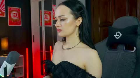 Snapshot of queenaliss chatting on 02-03-26, 06:40 Your world and the universe Aliss online show from 02-03-26, 06:40