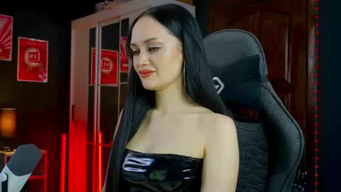 Snapshot of queenaliss chatting on 02-21-26, 06:36 Your world and the universe Aliss online show from 02-21-26, 06:36