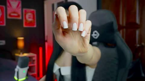 Snapshot of queenaliss chatting on 03-05-26, 08:54 Your world and the universe Aliss online show from 03-05-26, 08:54