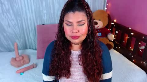 Queenamazon  online show from 11-23-25, 09:20