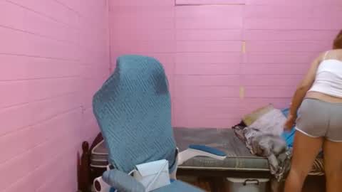 queen online show from 10-19-25, 11:11