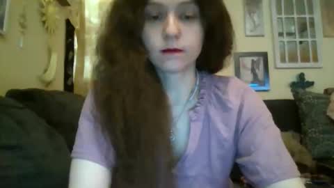 queencrimsonlvx online show from 04-12-26, 11:59