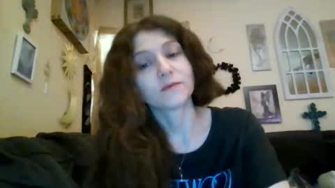 queencrimsonlvx online show from 06-11-26, 02:53