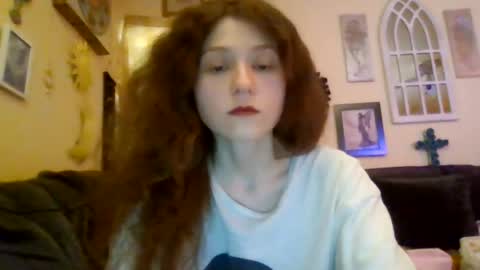 queencrimsonlvx online show from 07-21-26, 03:20