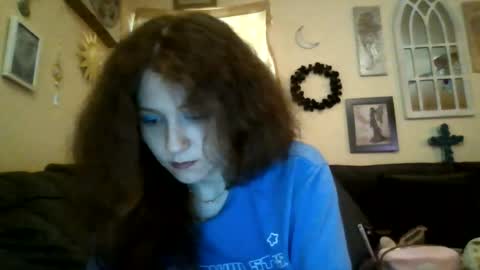 queencrimsonlvx online show from 07-25-26, 09:51