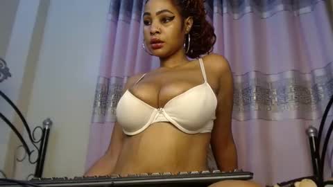 Snapshot of queendelicious1 chatting on 02-22-25, 04:07 faithdoris online show from 02-22-25, 04:07