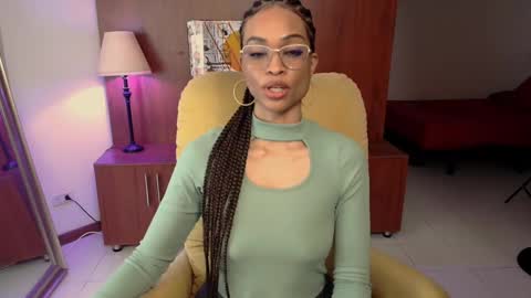Snapshot of queendom_ing chatting on 02-04-25, 06:17 Sweet Goddess online show from 02-04-25, 06:17