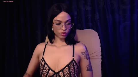 Snapshot of queendom_ing chatting on 02-27-25, 09:00 Sweet Goddess online show from 02-27-25, 09:00