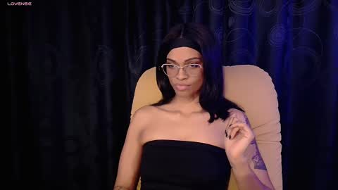 Snapshot of queendom_ing chatting on 02-28-25, 02:53 Sweet Goddess online show from 02-28-25, 02:53