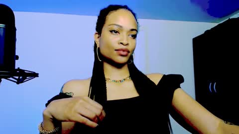 Snapshot of queendom_ing chatting on 10-10-25, 05:23 Sweet Goddess online show from 10-10-25, 05:23