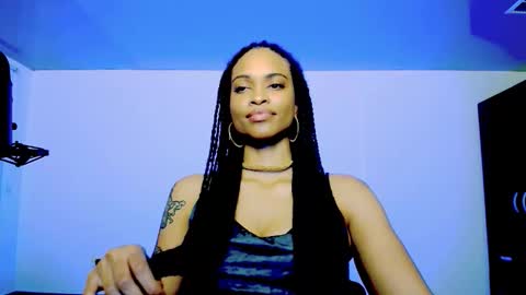 Snapshot of queendom_ing chatting on 10-12-25, 10:31 Sweet Goddess online show from 10-12-25, 10:31