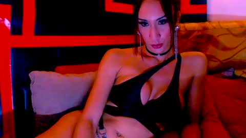 Snapshot of queenfox4u chatting on 12-30-24, 08:04 LadyAlpa online show from 12-30-24, 08:04