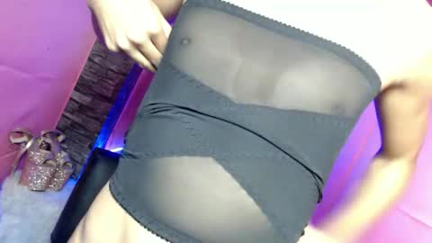 Snapshot of queenfoxylady chatting on 12-19-25, 07:15 just call me QUEEN and ill be there online show from 12-19-25, 07:15