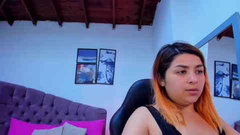 Snapshot of queengrett chatting on 02-11-25, 07:16 Queen online show from 02-11-25, 07:16