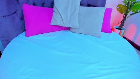 Snapshot of queengrett chatting on 03-01-25, 09:26 Queen online show from 03-01-25, 09:26