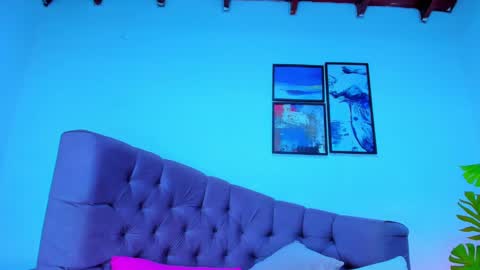 Snapshot of queengrett chatting on 03-11-25, 12:00 Queen online show from 03-11-25, 12:00