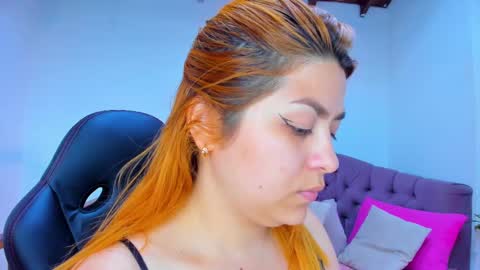 Snapshot of queengrett chatting on 09-16-25, 06:42 Queen online show from 09-16-25, 06:42