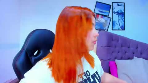 Snapshot of queengrett chatting on 09-30-25, 07:19 Queen online show from 09-30-25, 07:19