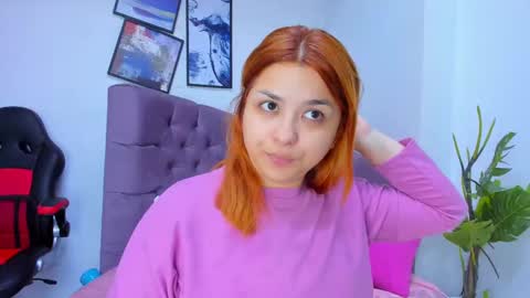 Snapshot of queengrett chatting on 10-01-25, 07:20 Queen online show from 10-01-25, 07:20