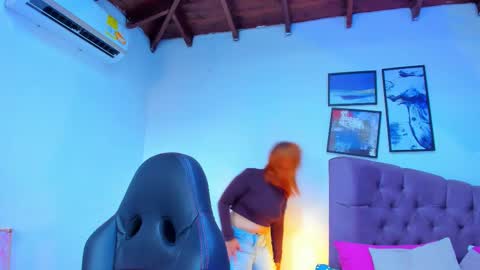 Snapshot of queengrett chatting on 10-12-25, 04:17 Queen online show from 10-12-25, 04:17