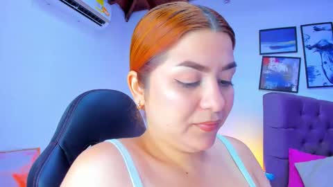 Snapshot of queengrett chatting on 10-23-25, 06:28 Queen online show from 10-23-25, 06:28