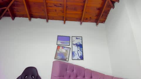 Snapshot of queengrett chatting on 10-26-25, 02:56 Queen online show from 10-26-25, 02:56