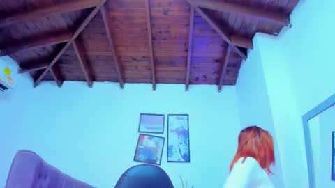 Snapshot of queengrett chatting on 01-05-26, 06:11 Queen online show from 01-05-26, 06:11