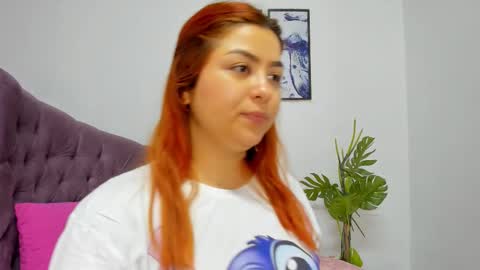 Snapshot of queengrett chatting on 01-12-26, 03:17 Queen online show from 01-12-26, 03:17