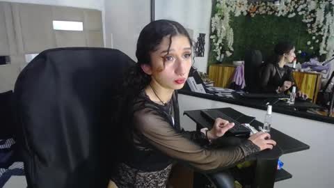 QUEENJEENN online show from 01-04-25, 06:51