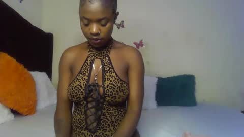 Snapshot of queenmavela_ chatting on 01-18-26, 08:12 queenmavela_ online show from 01-18-26, 08:12