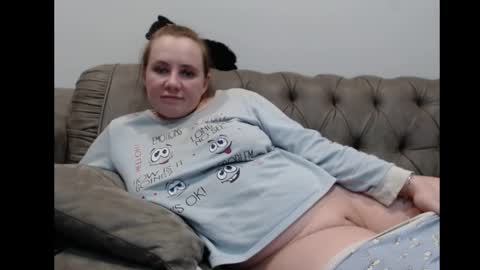 Snapshot of queenmymind chatting on 03-06-25, 02:51 queenmymind online show from 03-06-25, 02:51