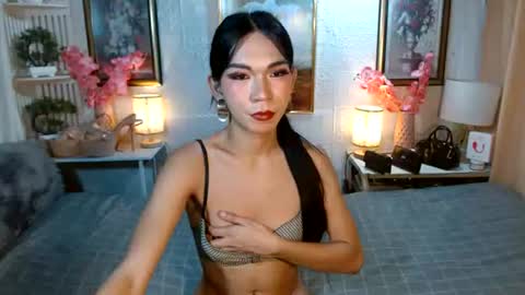Snapshot of queennira chatting on 06-22-26, 04:42 queennira online show from 06-22-26, 04:42