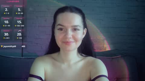 Snapshot of queenofmodels chatting on 02-03-26, 06:22 QueenOfModels online show from 02-03-26, 06:22