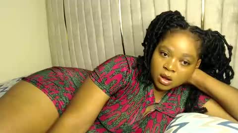 Snapshot of queenofsouls chatting on 12-04-24, 03:15 . online show from 12-04-24, 03:15