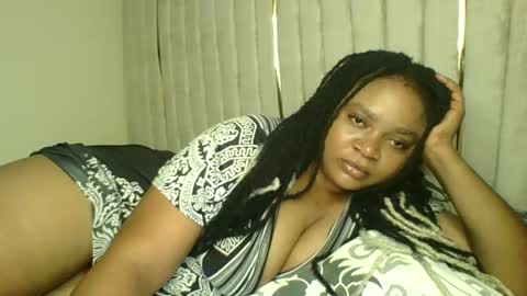 Snapshot of queenofsouls chatting on 12-21-24, 05:03 . online show from 12-21-24, 05:03