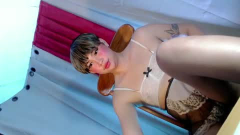 Snapshot of queenofthesouth1 chatting on 02-17-26, 05:26 QUEEN online show from 02-17-26, 05:26