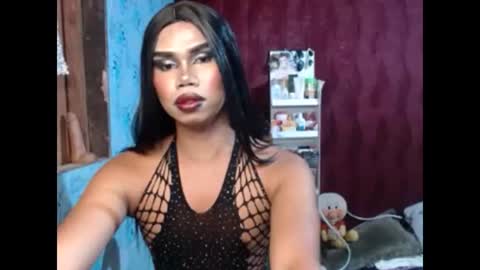 queenpinayebony_xx online show from 03-28-26, 02:27