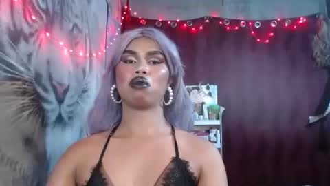 queenpinayebony_xx online show from 04-15-26, 01:07