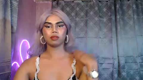 queenpinayebony_xx online show from 04-19-26, 12:59