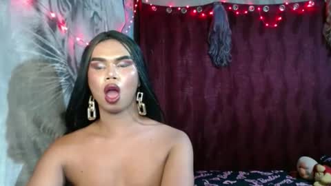 queenpinayebony_xx online show from 05-22-26, 03:17