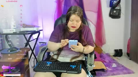 Snapshot of queensami7 chatting on 10-27-25, 02:37 Samantha online show from 10-27-25, 02:37